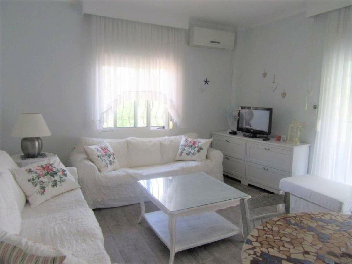 Pefkohori Apart. Near The Beach With Indor Parking And Yard Exterior foto